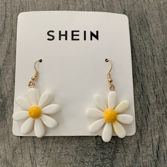 SHEIN Jewelry - Shein daisy earrings